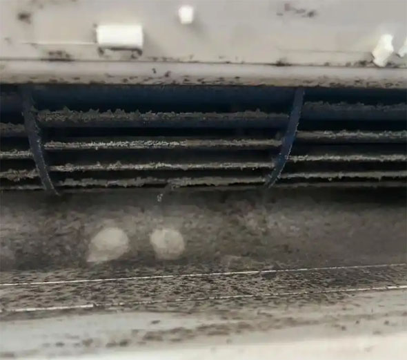 瑶海空调吹的风有股烧焦味是怎么回事